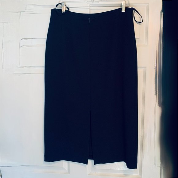 Preston & York...Navy Blue... A Line...Back Slit Skirt... Women's Size 10 - Picture 3 of 5